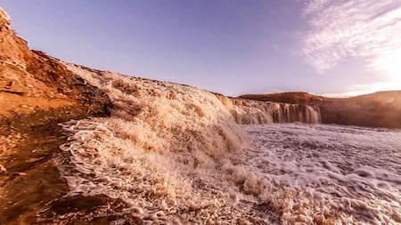 Una cascada impresionante en Buenos Aires. Foto: Turismo Coronel Dorrego.