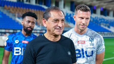 Ramón Díaz, cerca de dirigir en Brasil. Foto: Twitter @Alhilal_EN.