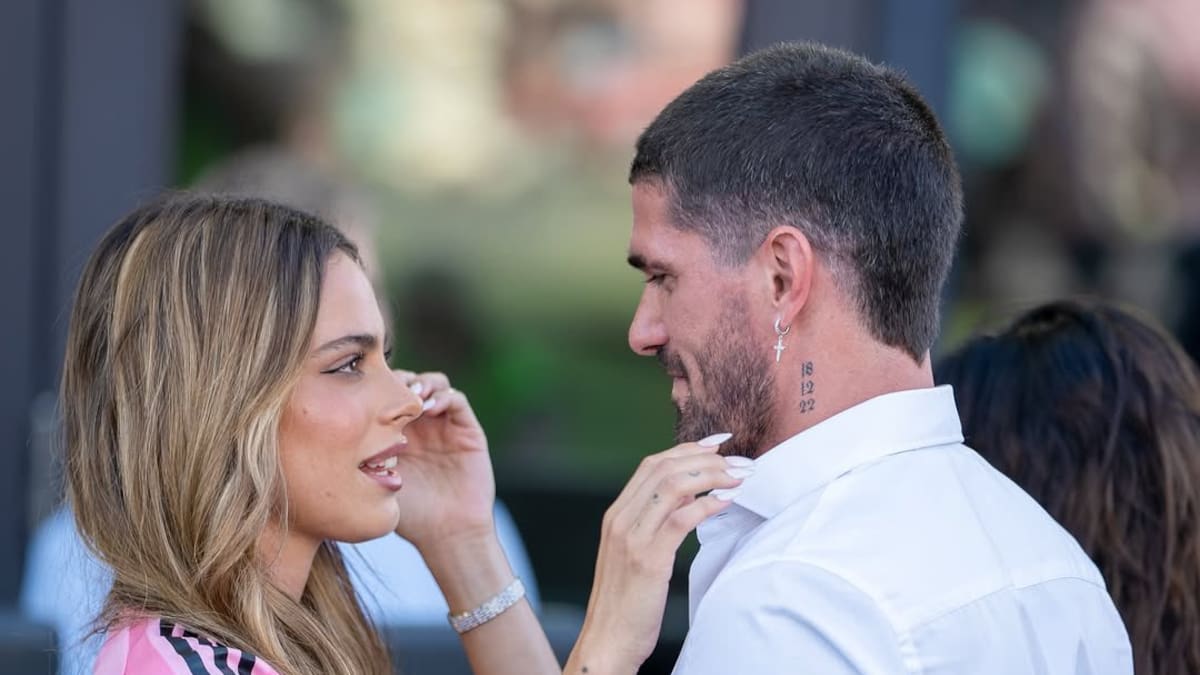 Tini Stoessel y Rodrigo De Paul.