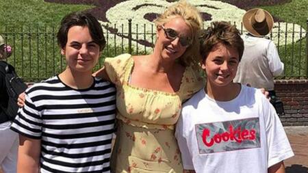 Britney junto a sus hijos. Foto: NA.