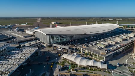 Cierra el Aeropuerto de Ezeiza temporalmente: cuándo y qué pasará con los vuelos afectados