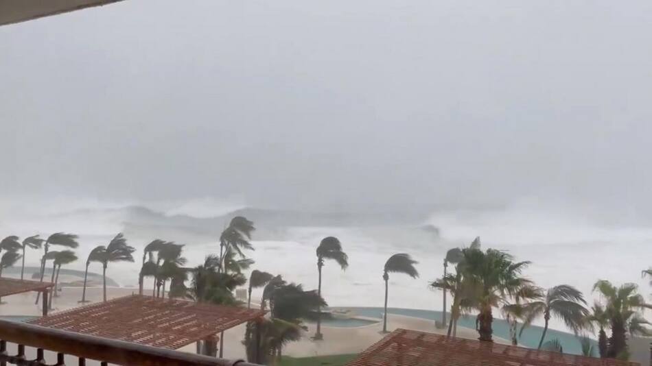 Huracán Olaf, paso por Baja California Sur. Reuters