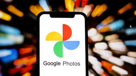 Google Fotos implementó funciones con IA. Foto: Reuters.