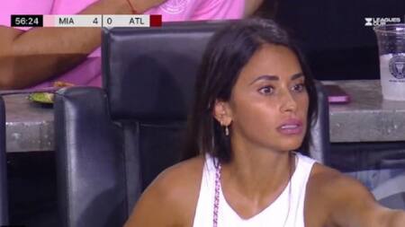 Antonela Roccuzzo en el segundo partido de Messi. Foto: NA.