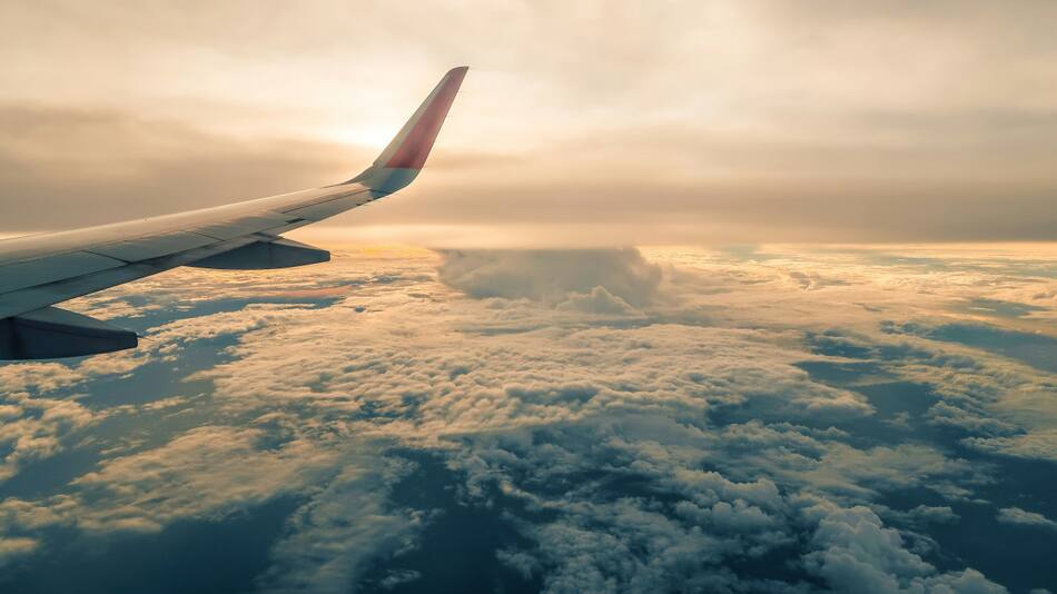 Avión, vuelos. Foto: Unsplash.