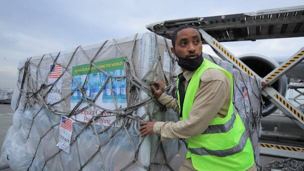 COVAX reduce sus previsiones de envío de vacunas COVID a países en desarrollo