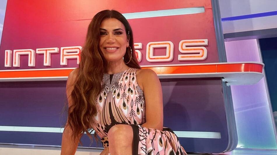 Florencia de la Ve, conductora de Intrusos. Foto: Instagram @flordelave.