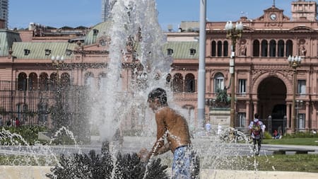 Sigue la ola de calor: alerta roja por altas temperaturas en Buenos Aires y otras provincias este domingo