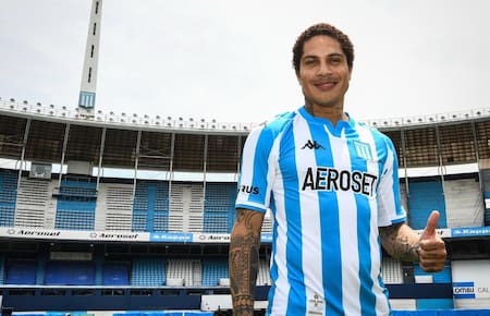 Paolo Guerrero; Racing. Foto: NA.