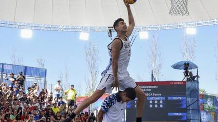 Fausto Ruesga se quedó con la medalla de oro en las volcadas de básquet, NA
