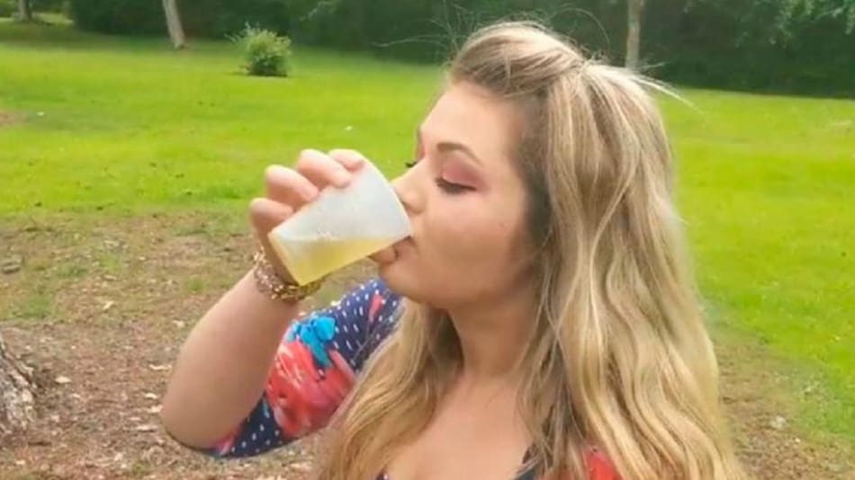 Facebook - Toma la orina de su perro - viral