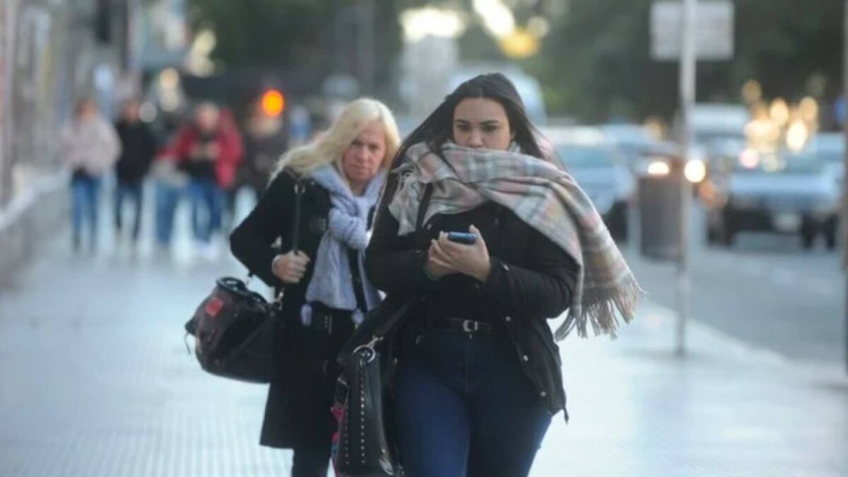 Clima frío en Buenos Aires. Foto: NA.
