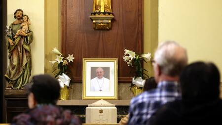 Homenaje al papa Francisco. Foto: Reuters/Brendan McDermid