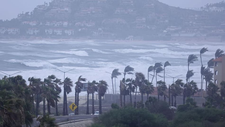 Tormenta tropical Lester. Foto: EFE.