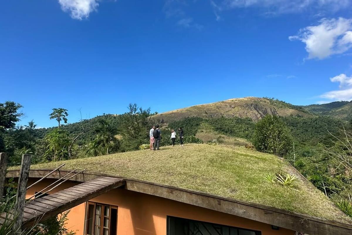 Voluntariado sobre bioconstrucción en Río de Janeiro.