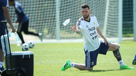 Messi en el entrenamiento de la Selección en el Mundial (Reuters)
