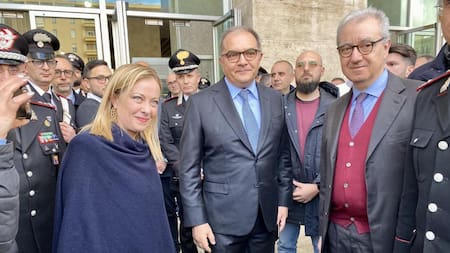 Giorgia Meloni durante una visita a la Fiscalía de Palermo, Sicilia, Italia. Foto: EFE.