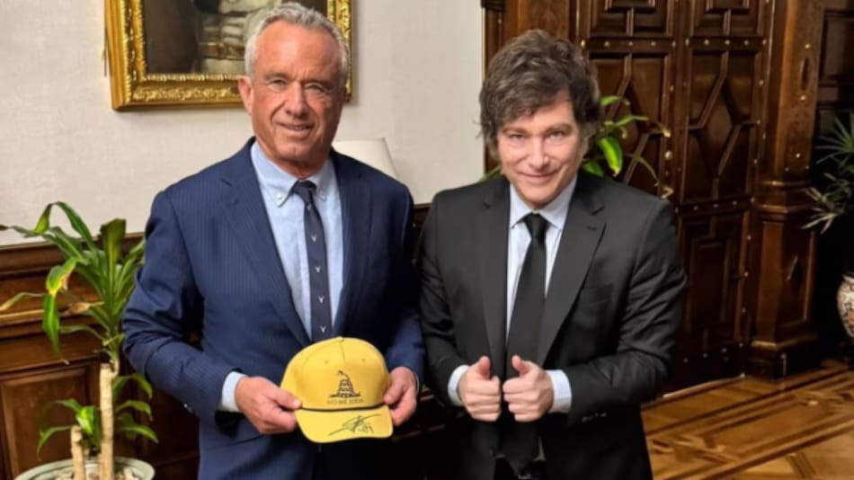 Javier Milei junto a Robert F. Kennedy Jr. en Casa Rosada. Foto: Casa Rosada.