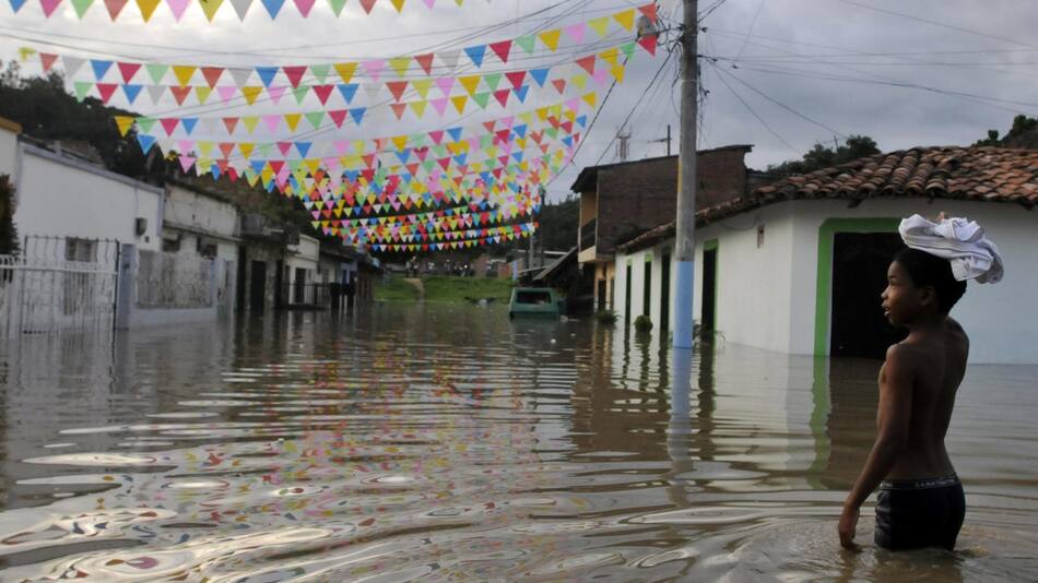 Inundaciones como consecuencia del fenómeno "La Niña". Foto: EFE.