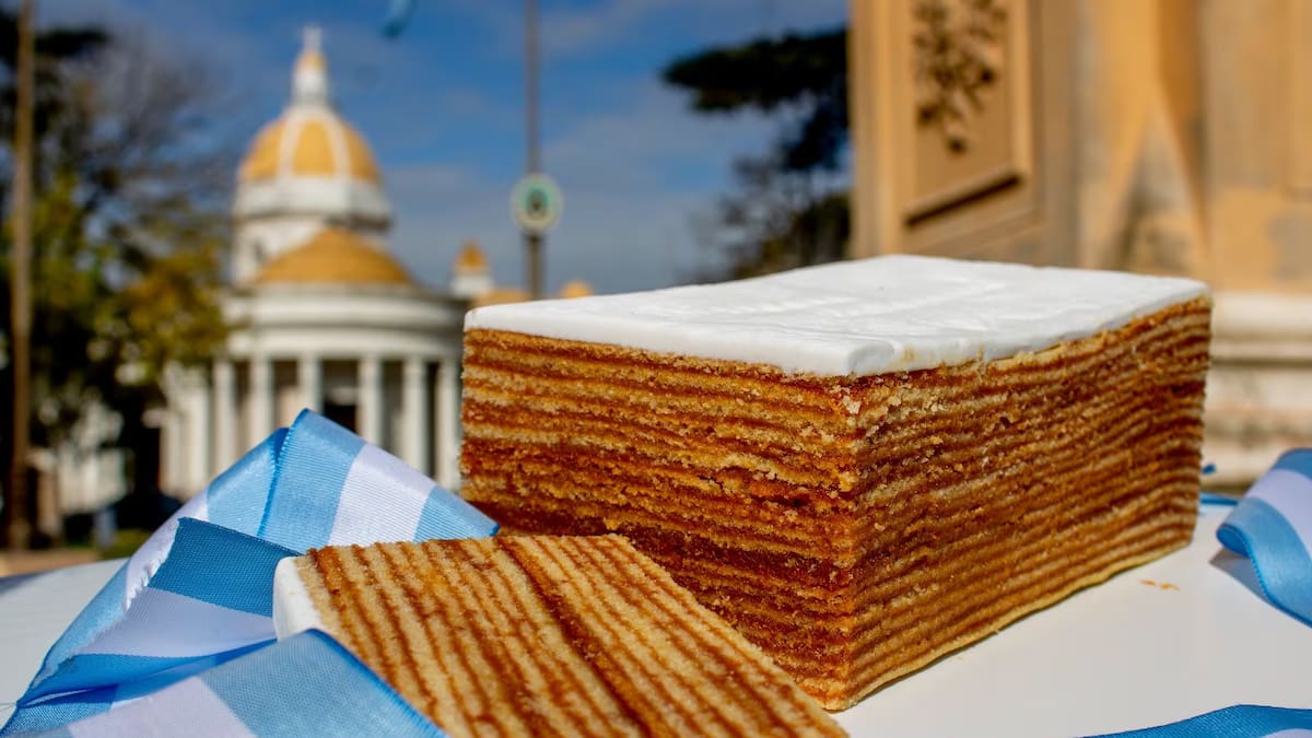 A puro folklore y un postre con 25 capas de dulce de leche: así se palpita la Fiesta de la Torta Argentina de cara al 25 de mayo
