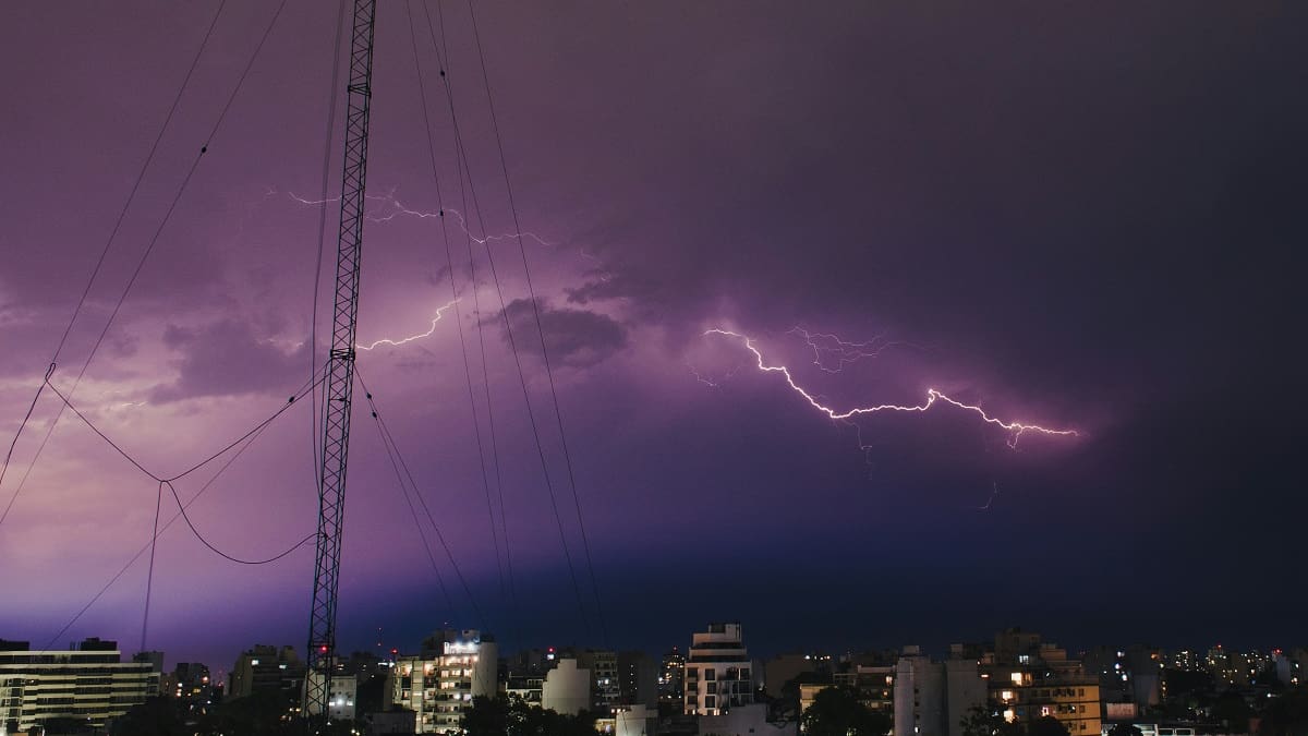 Alerta por fuertes tormentas y caída de granizo en la provincia de Buenos Aires.