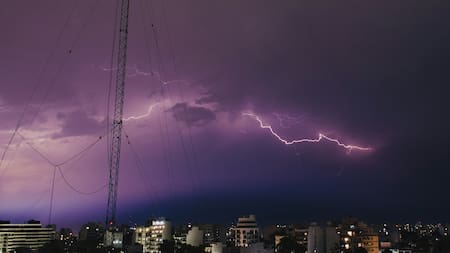 Alerta por fuertes tormentas y caída de granizo en la provincia de Buenos Aires: las zonas afectadas