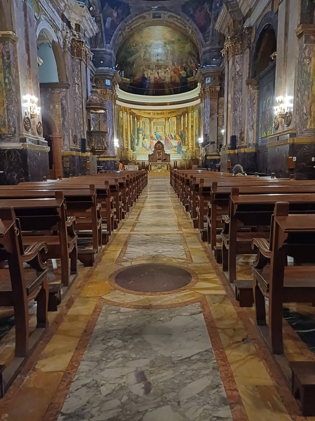 Una iglesia que nació para asistir a los más pobres