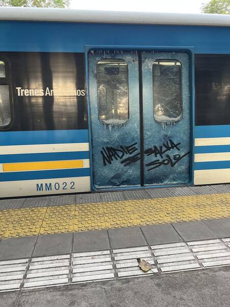 El Eternauta: la estación Bartolomé Mitre intervenida como en la serie. Foto: Pato Daniele