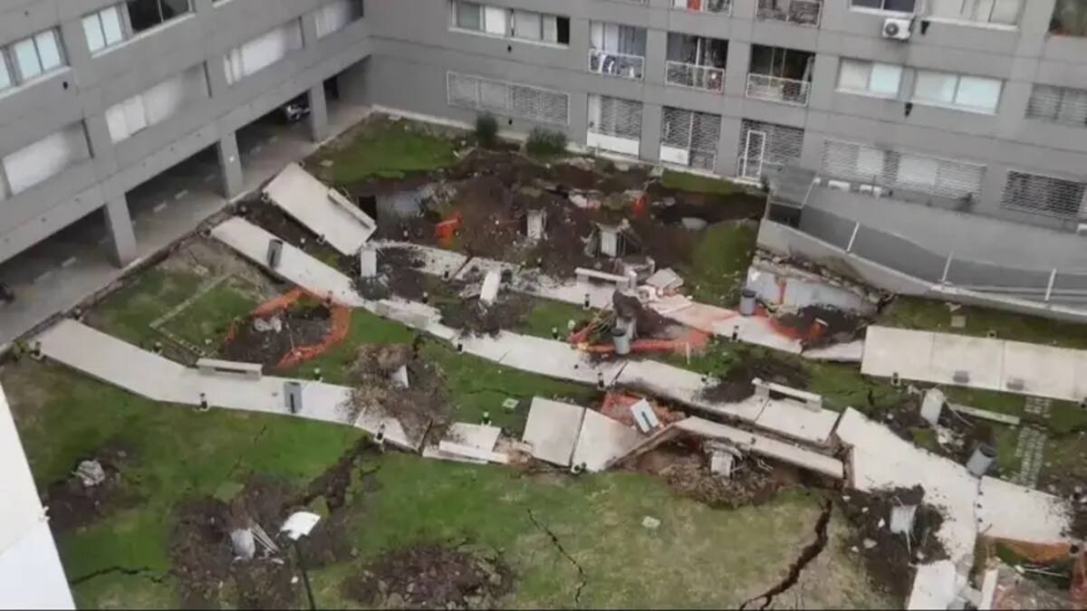 Derrumbe en Parque Patricios: los vecinos pudieron ingresar a sus domicilios por sus elementos personales