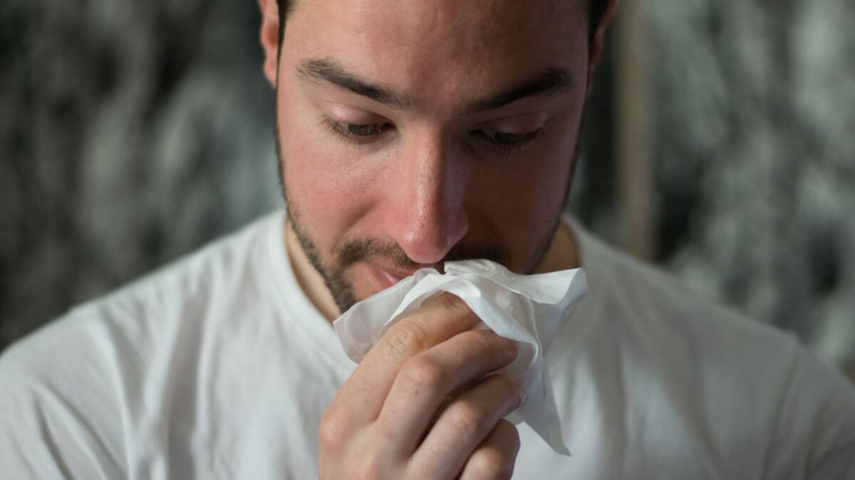 Irritación nasal por resfrió. Foto: Unsplash