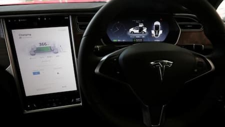 La justicia absolvió a Tesla por un accidente con el autopilot. Foto: Reuters