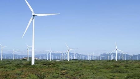 Energía solar y eólica. EFE