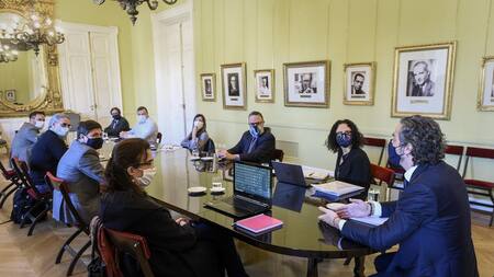 Coronavirus: preocupa al Gobierno la dificultad para reactivar la economía ante avance de la pandemia