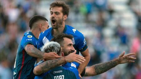 Festejo de Vélez Sarsfield, fútbol argentino, NA