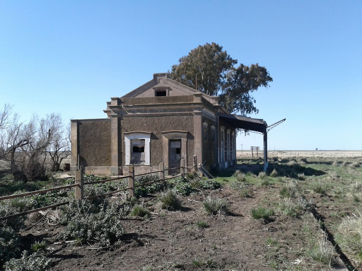 Nació con el tren, quedó vacío y hoy atrae curiosos