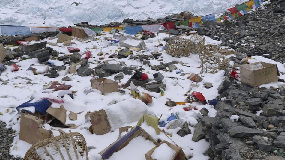 El turismo descontrolado en el Everest deja 200 toneladas de residuos al año. Foto: Noticias Ambientales