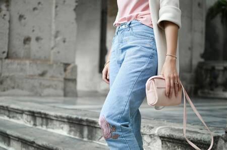 Bolsos pequeños; moda; tendencia. Foto: Unsplash.
