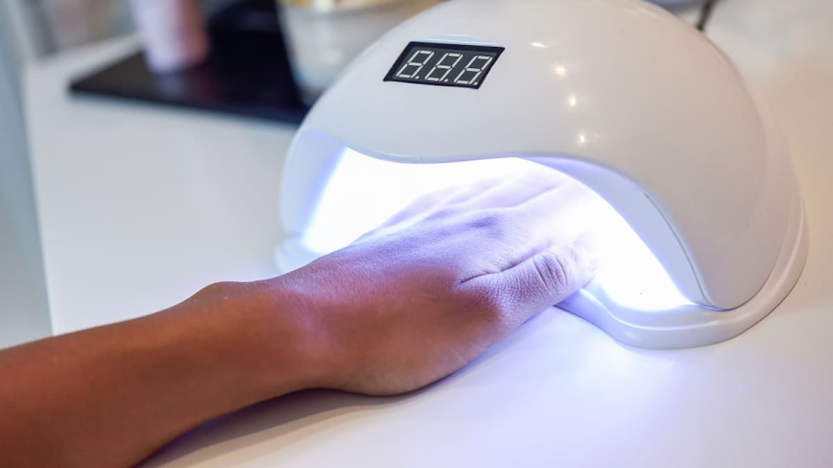 Los efectos de las lámparas de manicura según el CONICET. Foto: Freepik.