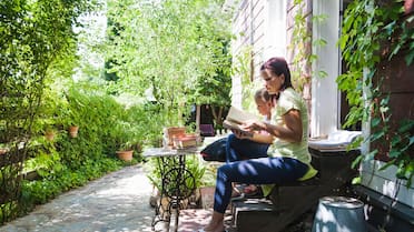 El tip económico y sustentable que transforma patios y jardines en espacios fáciles de mantener: ¿Lo conocías?