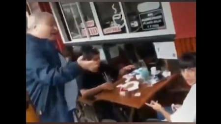 Un intendente echó a dos mecheras de su pueblo. Foto: Captura de pantalla.