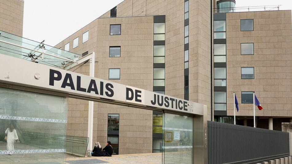 Palacio de Justicia de Avignon, en Francia, donde se lleva adelante el juicio contra Dominique Pelicot y otros 50 hombres acusados de violar y drogar a Gisele Pelicot. Foto: REUTERS/Manon Cruz