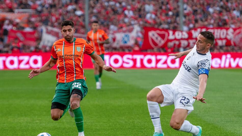 Emanuel Coronel e Iván Marcone; Independiente vs Banfield. Foto: NA