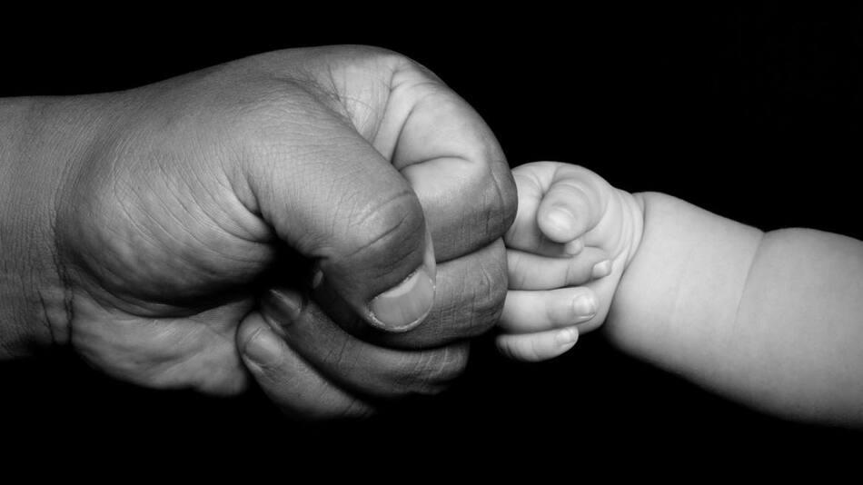 Licencia por paternidad padre e hijo