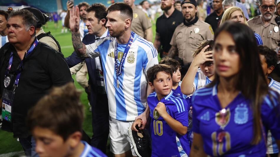 La familia, un gran apoyo para Lionel Messi. Foto: Reuters.