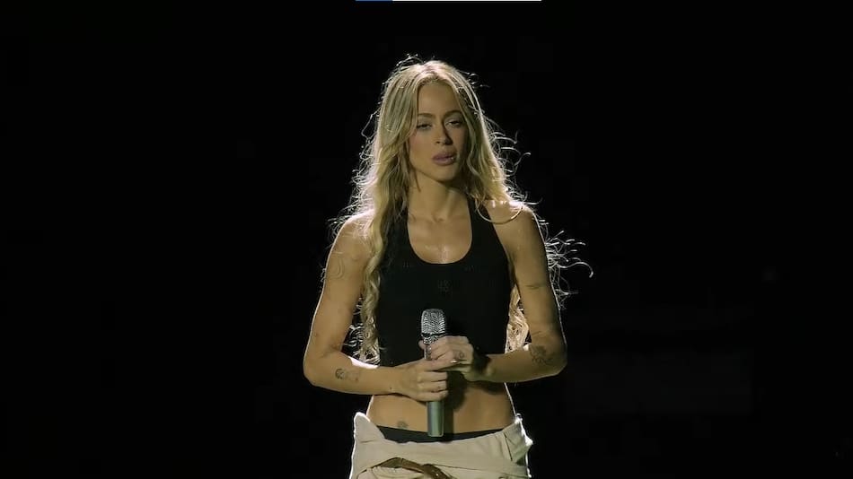 La cantante vivió un inesperado momento cuando el público gritó en contra de Tinelli.