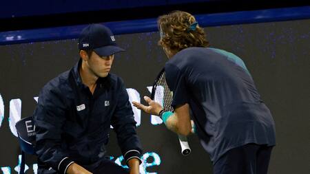 Ataque de furia de Andrey Rublev en el ATP 500 de Dubái. Foto: REUTERS.