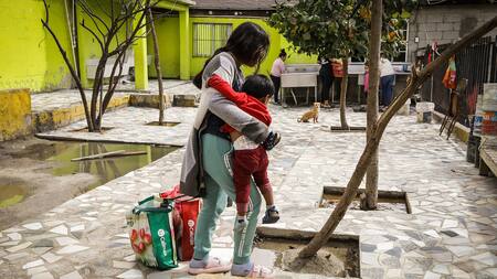 Madres migrantes en México. Foto: EFE