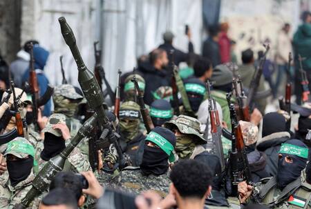 Milicianos de Hamás. Foto: Reuters/Ramadan Abed