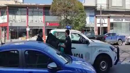 Amenaza en el banco. Foto: NA.