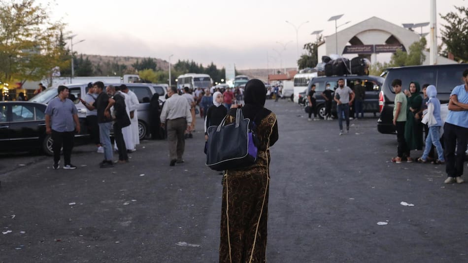 Miles de sirios regresan a su país tras el derrocamiento de Bashar Al Assad. Foto: EFE.
